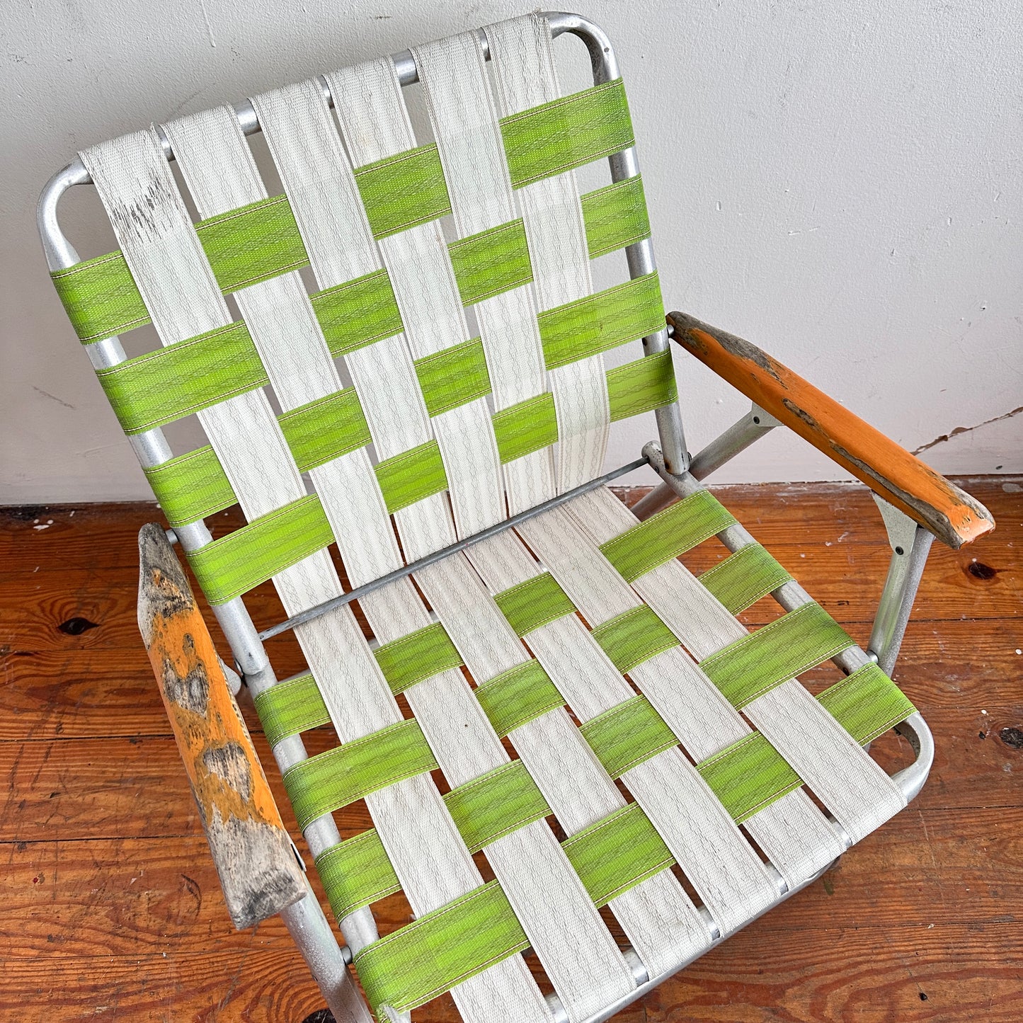 FC034 GREEN & WHITE FOLDING LAWN CHAIR