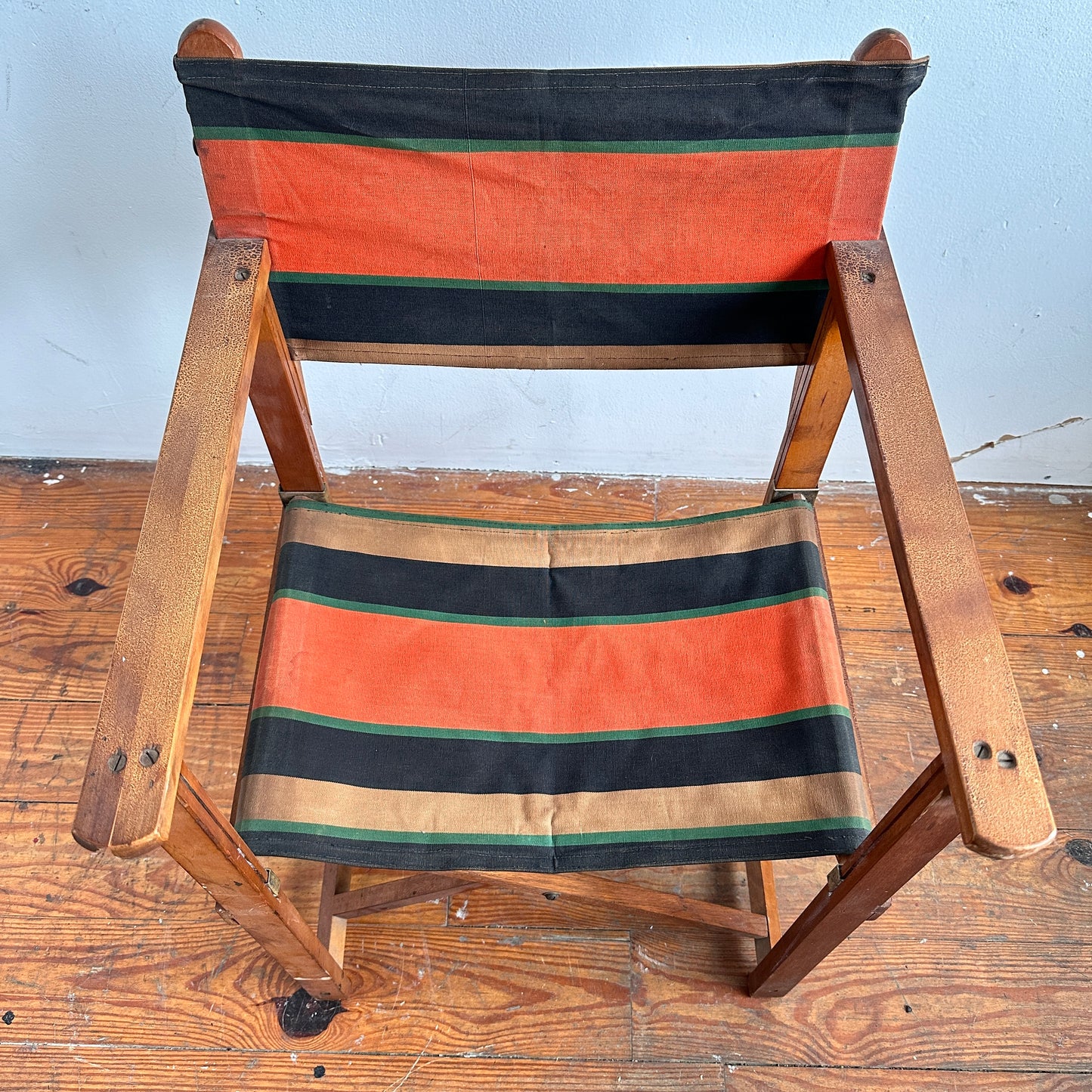 FC035 ANTIQUE WOOD DIRECTORS CHAIR