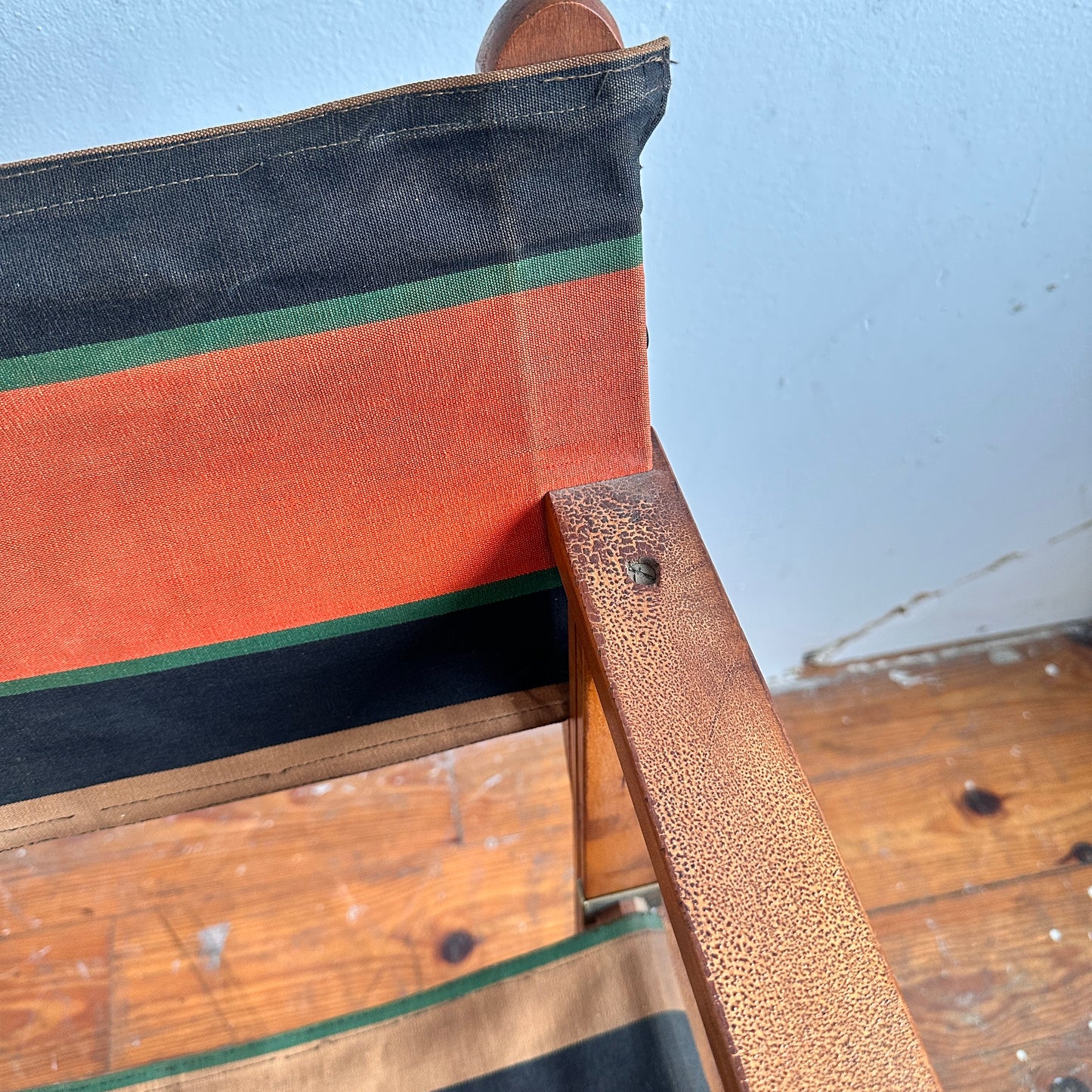 FC035 ANTIQUE WOOD DIRECTORS CHAIR