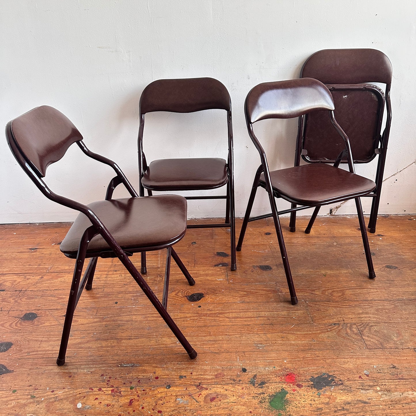 FC037 BROWN SQUIGGLE ARM FOLDING CHAIRS