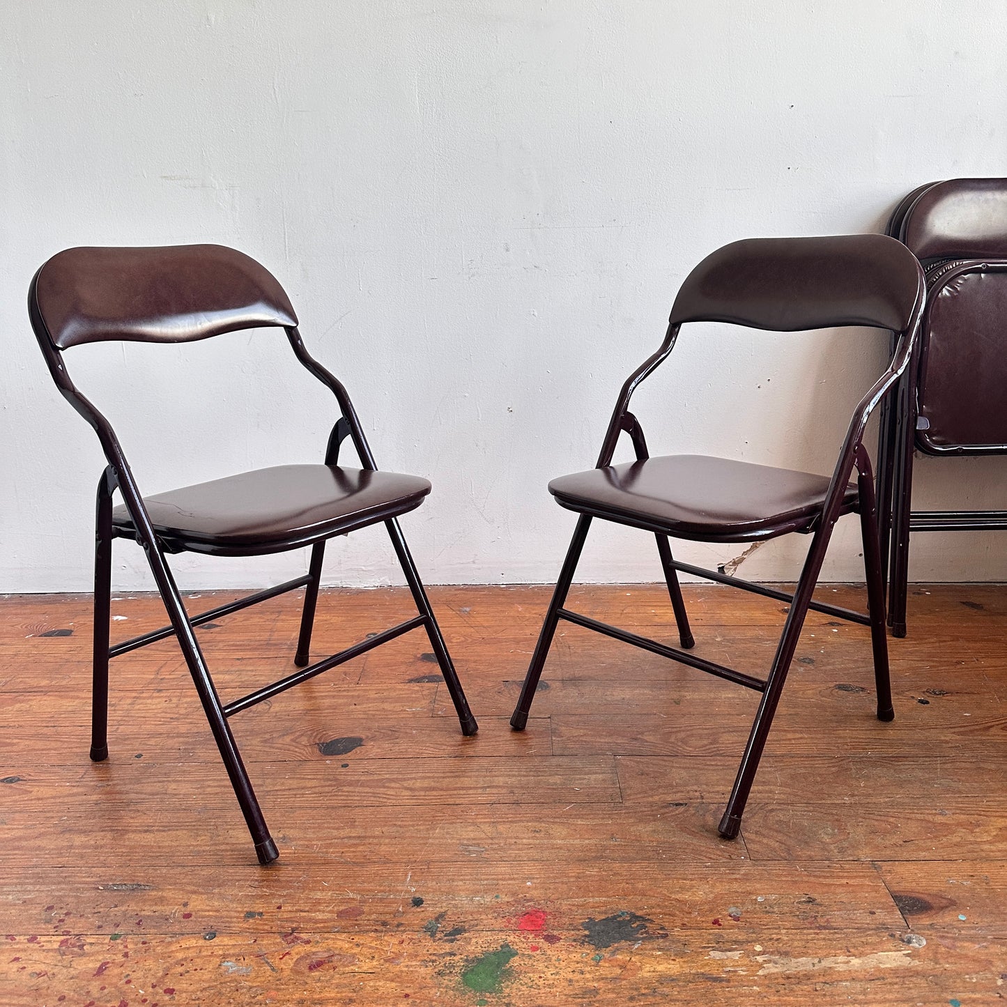 FC037 BROWN SQUIGGLE ARM FOLDING CHAIRS
