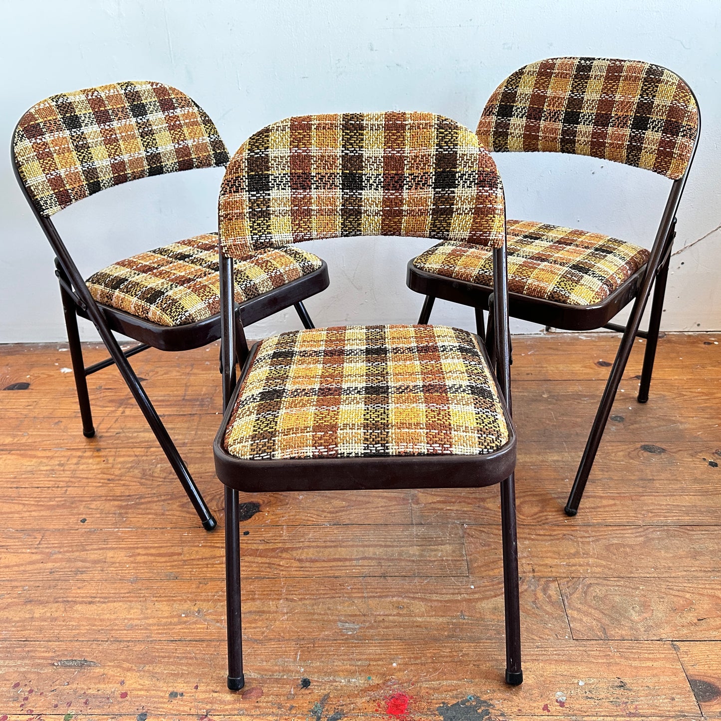 FC044 METAL FOLDING CHAIRS WITH PLAID UPHOLSTRY