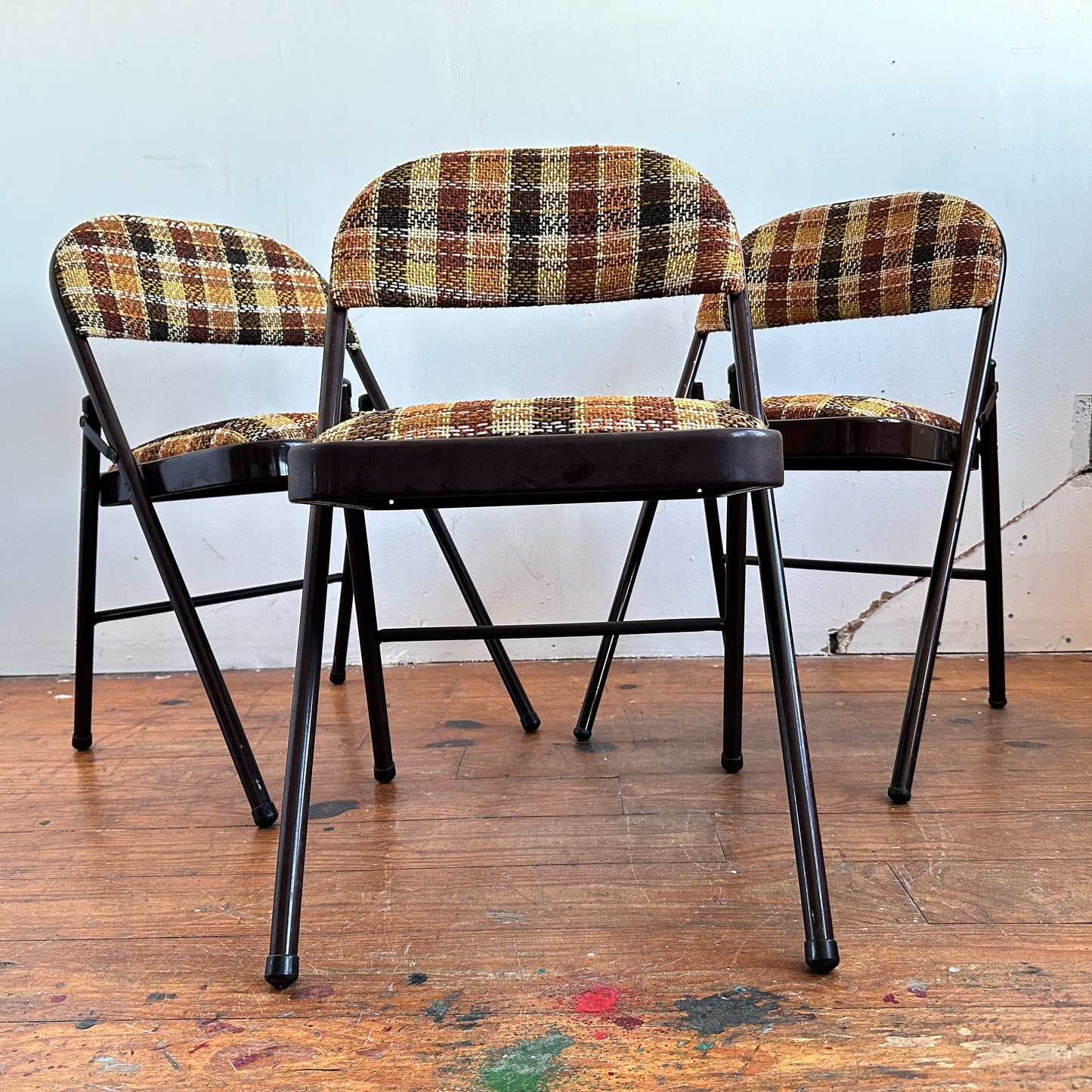 FC044 METAL FOLDING CHAIRS WITH PLAID UPHOLSTRY