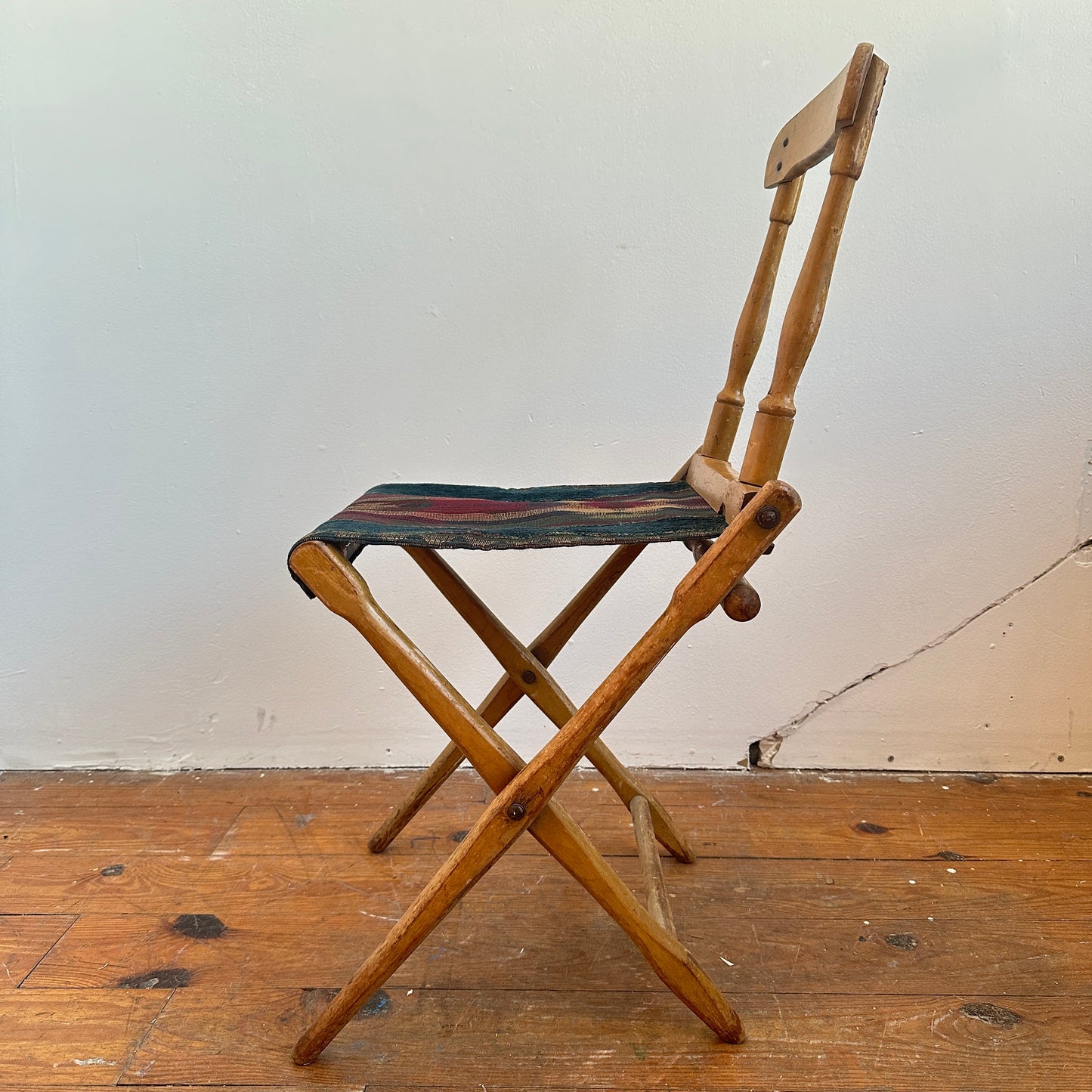 CH049 19TH CENTURY FOLDING CAMP CHAIR