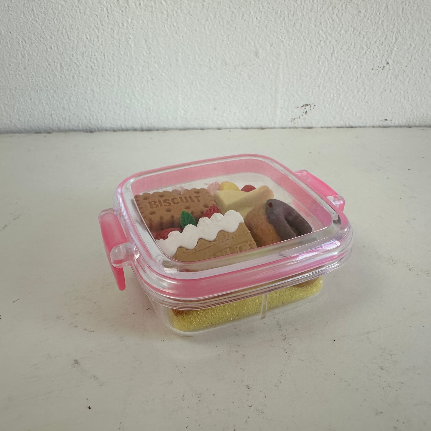 GT009 MINI DESSERT ERASER SET IN PINK CASE - KAWAII STATIONERY