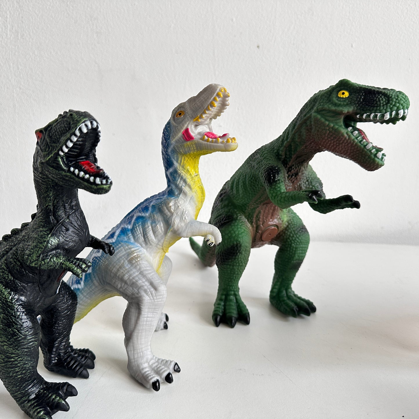 GT014 SET OF SIX SQUISHY DINOSAURS