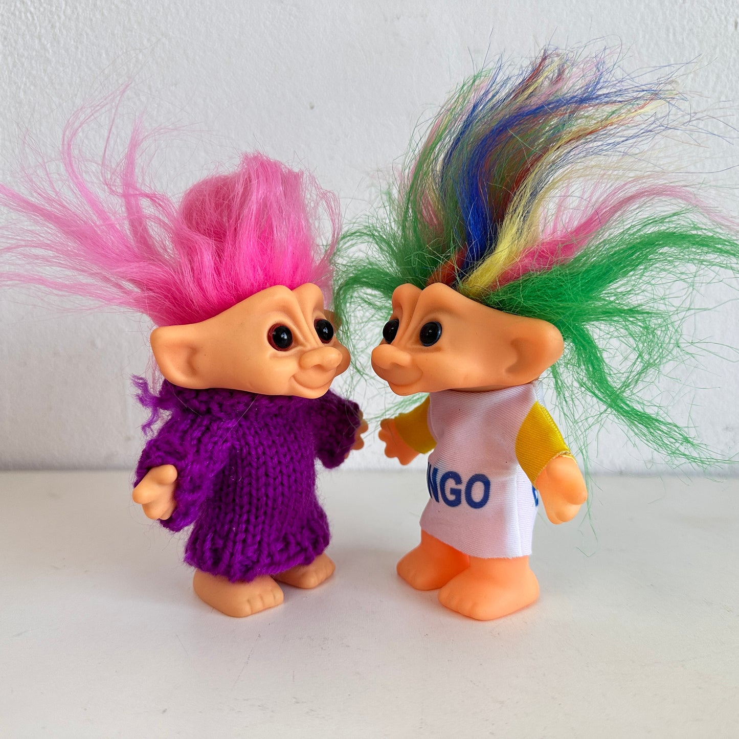 GT016 PAIR OF RAINBOW TROLLS