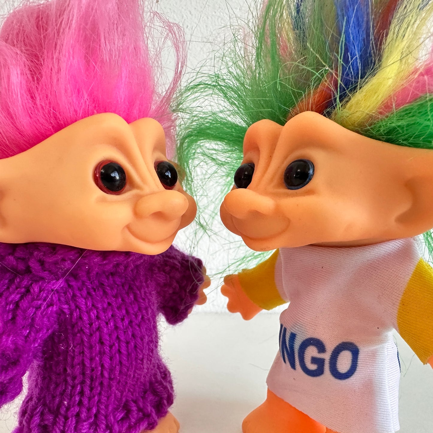 GT016 PAIR OF RAINBOW TROLLS