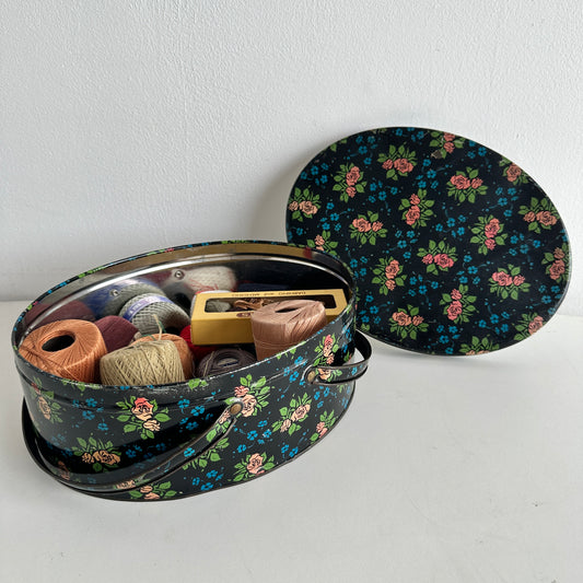 HC002 GRANDMA'S FLORAL SEWING KIT