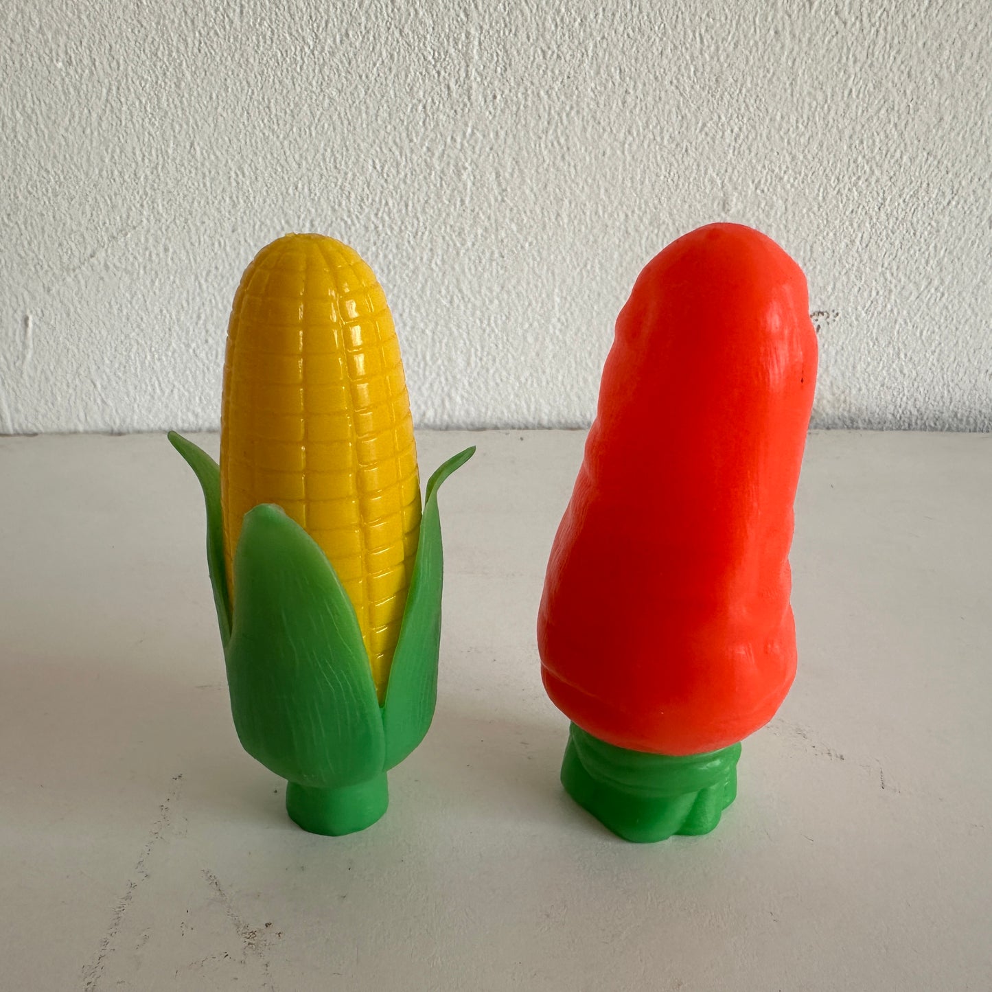 KT003 CORN & CARROT SALT & PEPPER SHAKER SET
