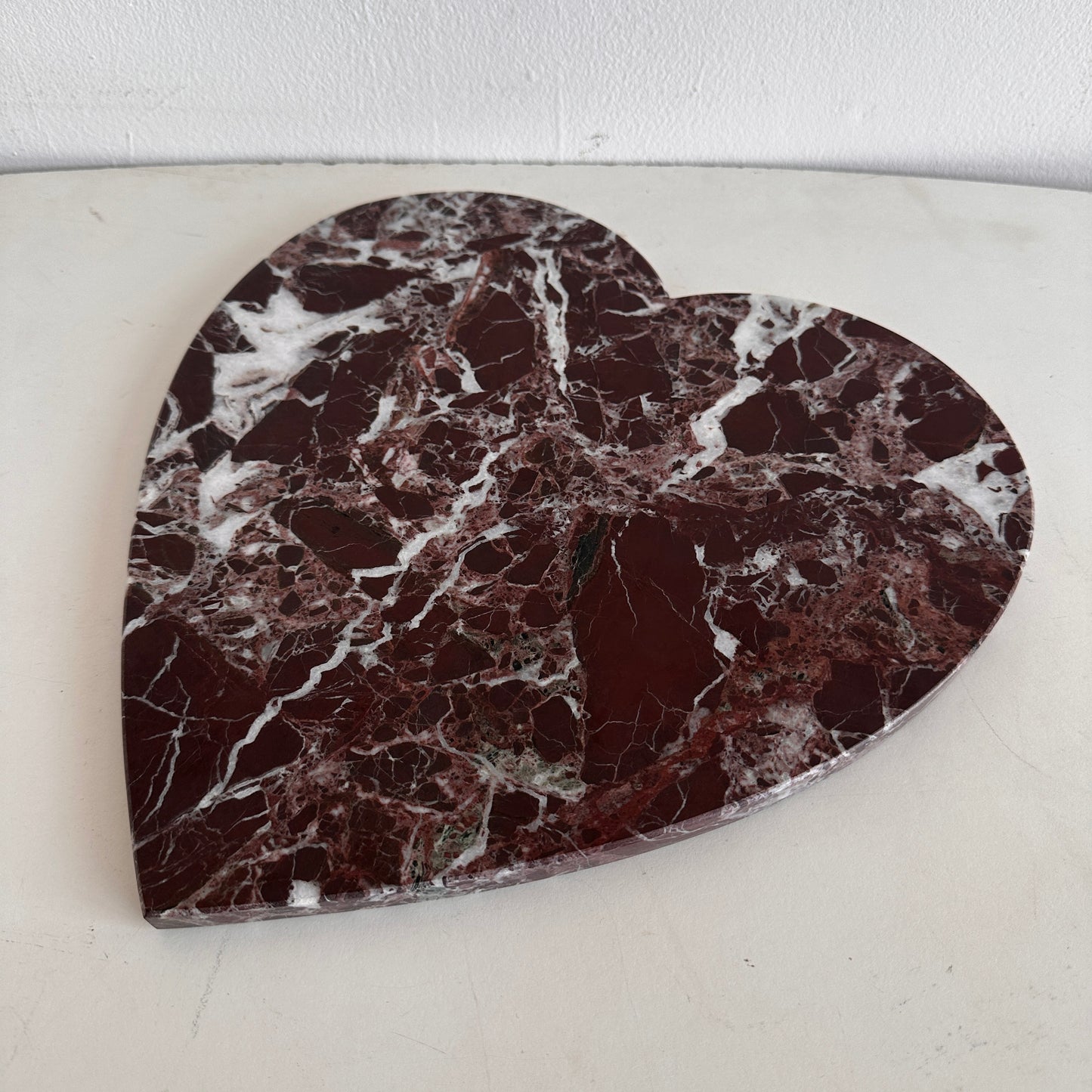 KT008 HEART SHAPED MARBLE CUTTING BOARD