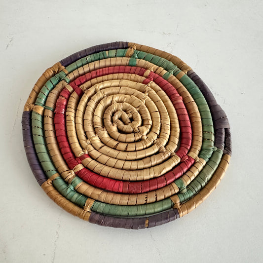 KT012 WOVEN WICKER TRIVET