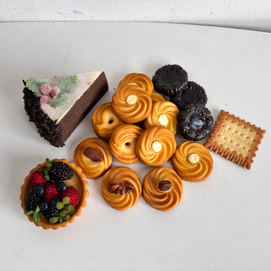 KT024 FAUX SWEETS ASSORTMENT