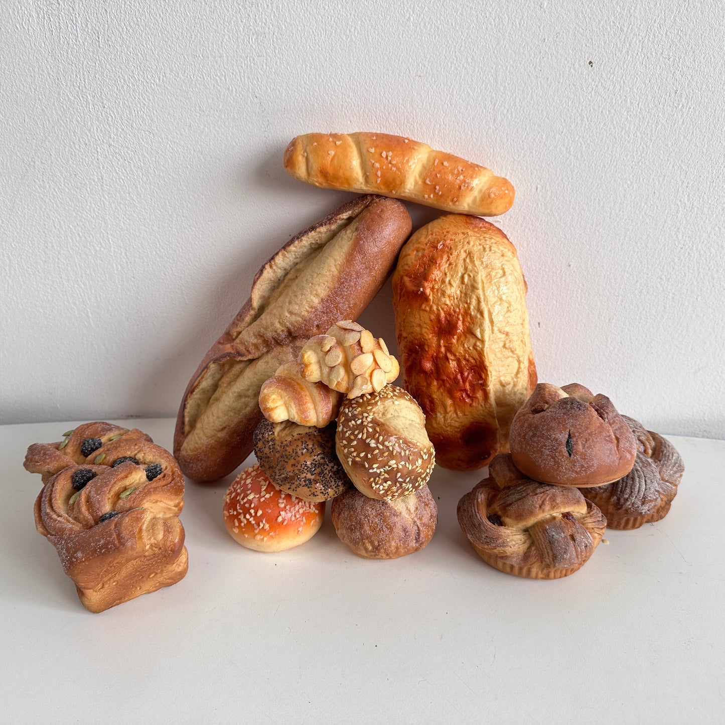 KT025 ASSORTED FAUX BREAD