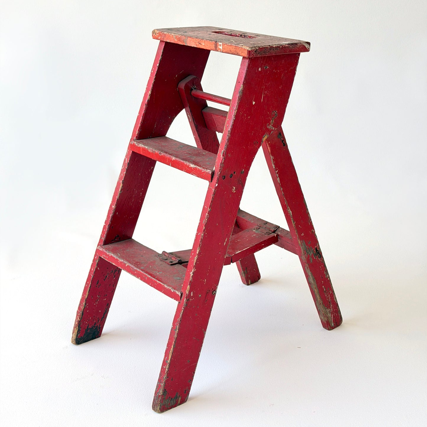 LA001 SHORT RED LOADER LADDER