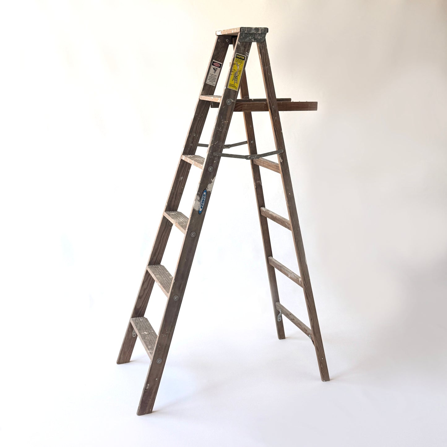 LA004 LIGHT BROWN DISTRESSED 6-STEP LADDER