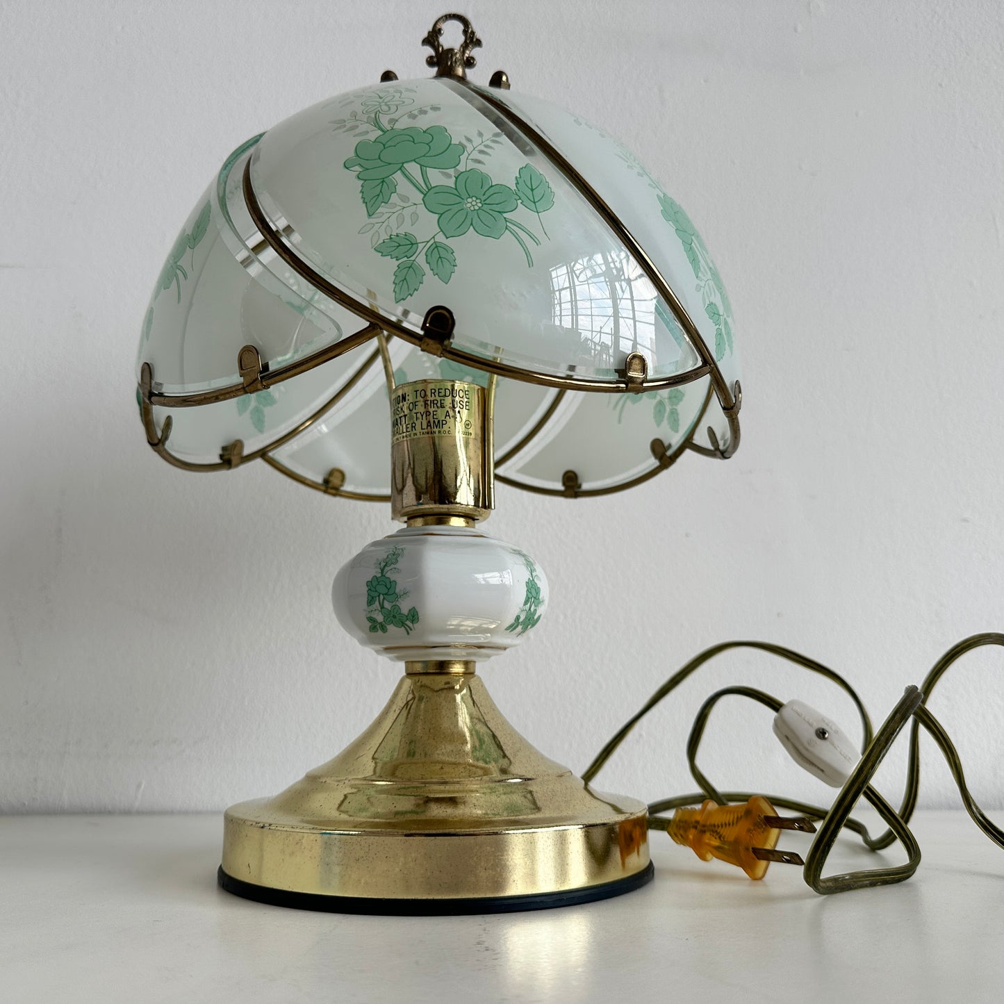 LI001 GREEN FLORAL GLASS DOME LAMP
