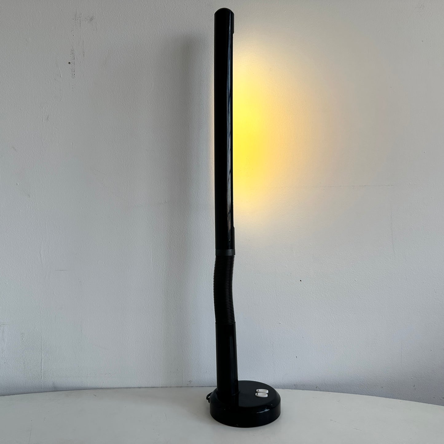 LI004 BLACK GOOSENECK TUBE DESK LAMP