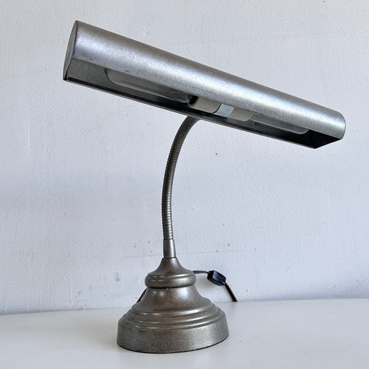 LI013 DISTRESSED SILVER GOOSENECK DESK LAMP