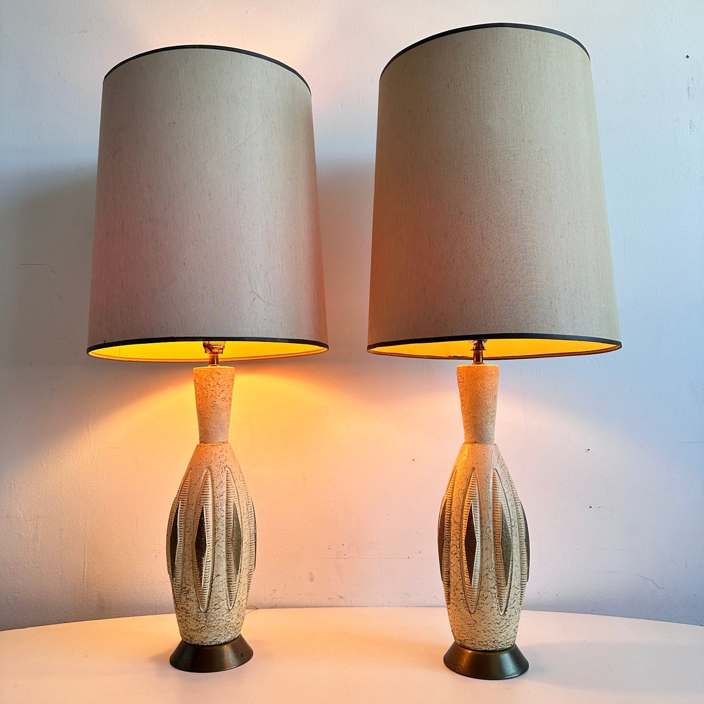 LI014 SET OF TWO MCM CERAMIC LARGE TABLE LAMPS