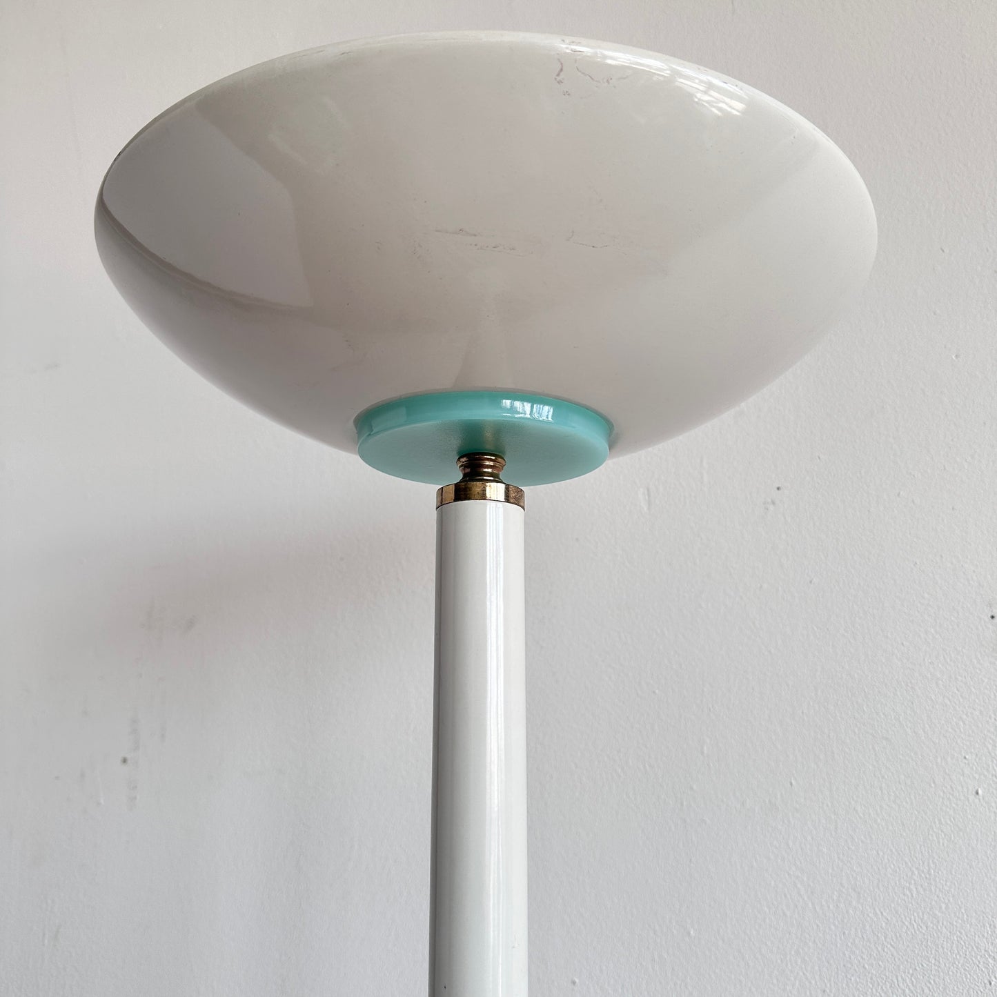 LI017 80'S WHITE TORCHIERE FLOOR LAMP