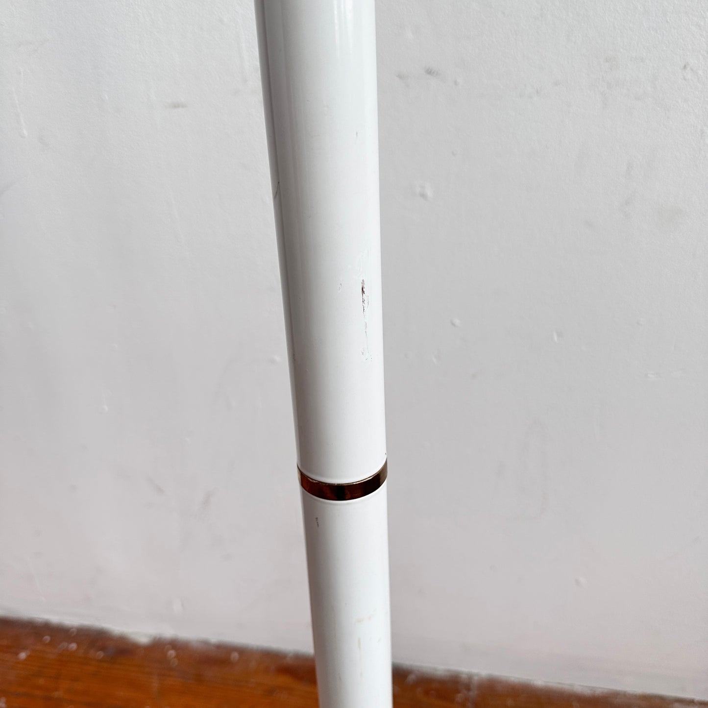 LI017 80'S WHITE TORCHIERE FLOOR LAMP