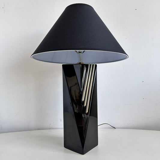 LI022 POST MODERN BLACK AND GOLD TABLE LAMP