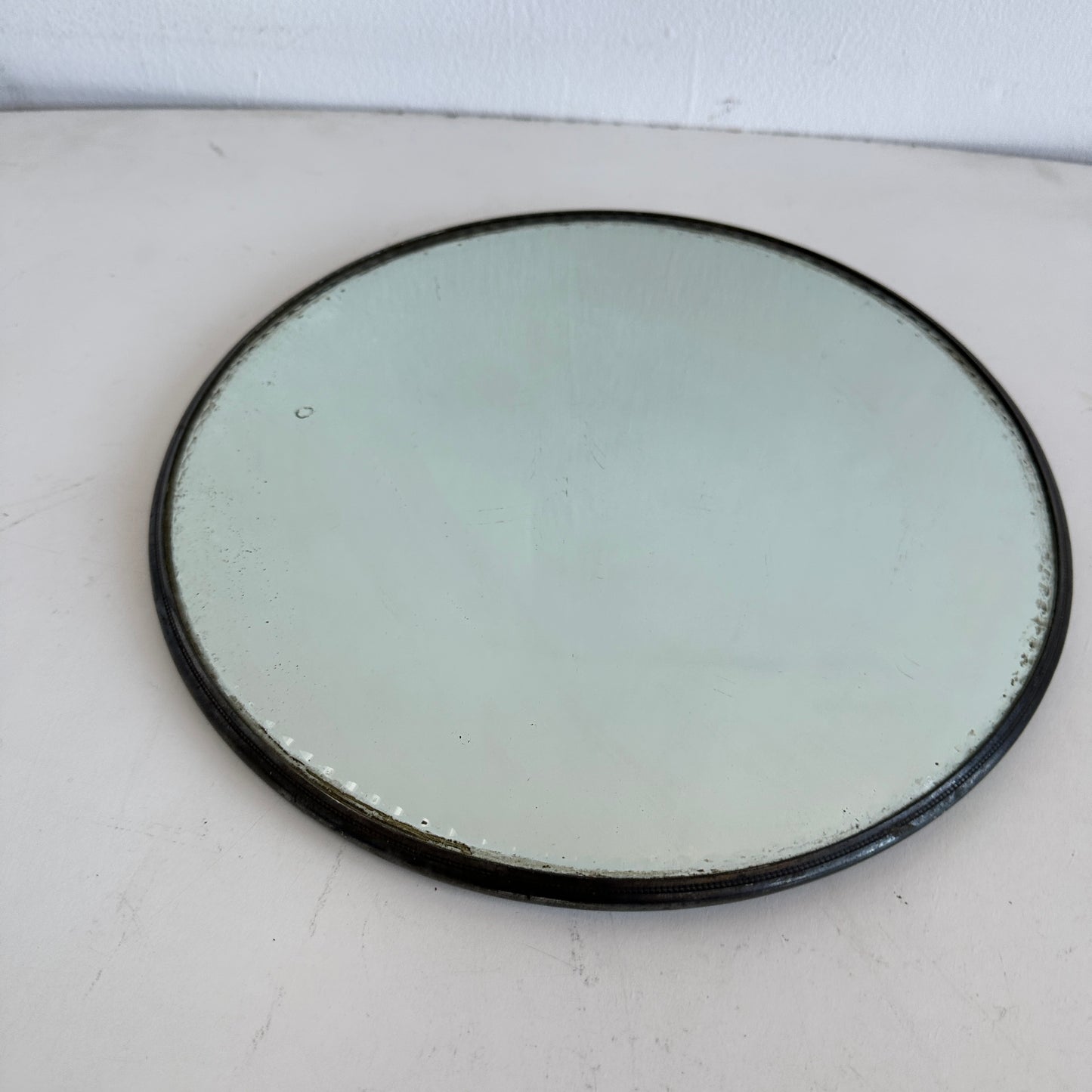 MR004 ROUND ANTIQUE BEVELED TABLETOP MIRROR
