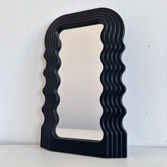 MR007 BLACK WIGGLE MINI ULTRA MIRROR