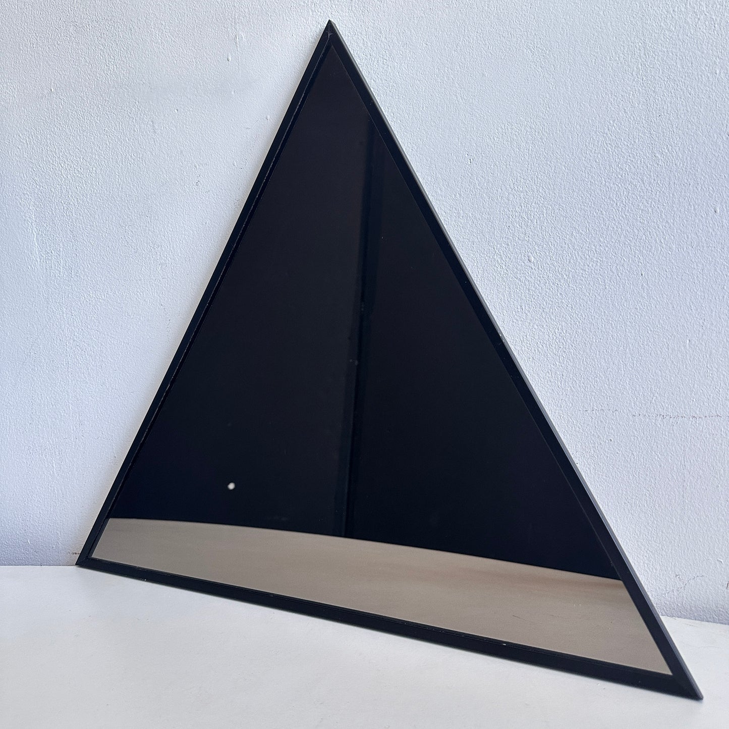 MR009 BLACK METAL FRAME TRIANGULAR MIRROR