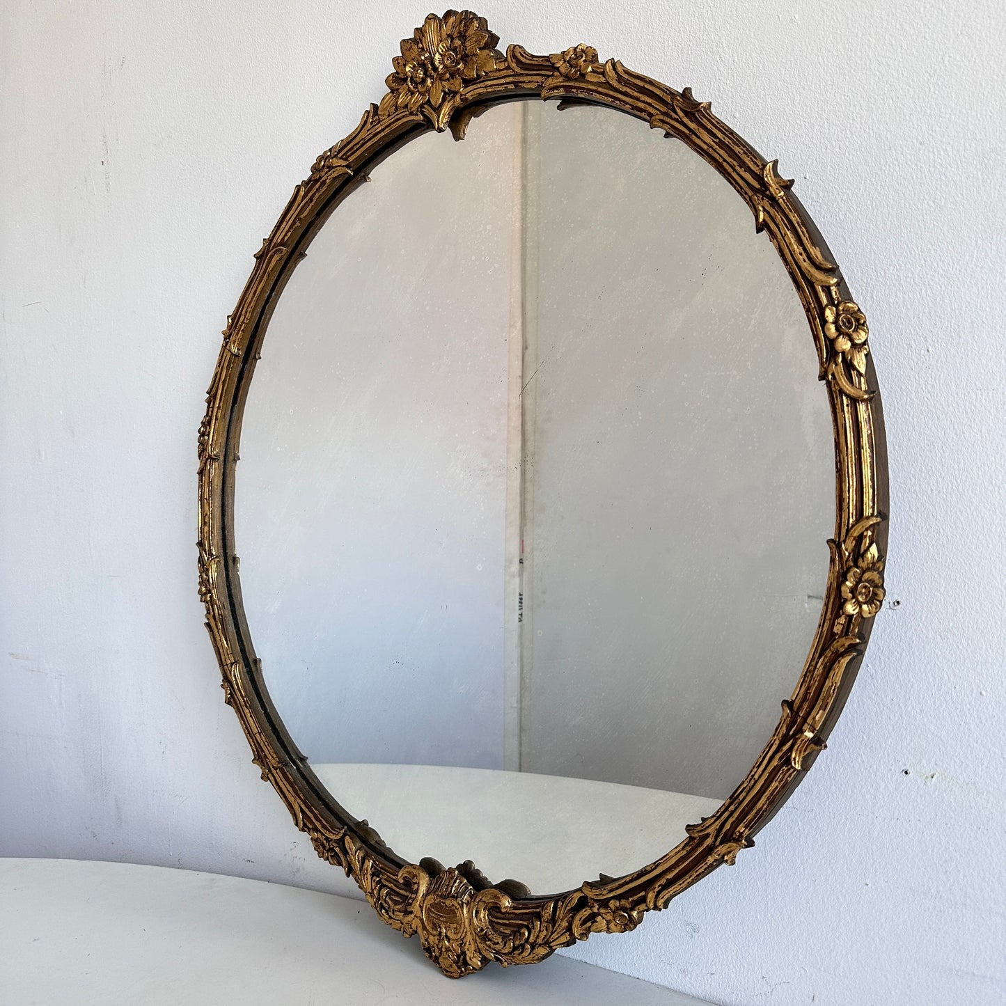 MR010 ORNATE ROUND GILT MIRROR