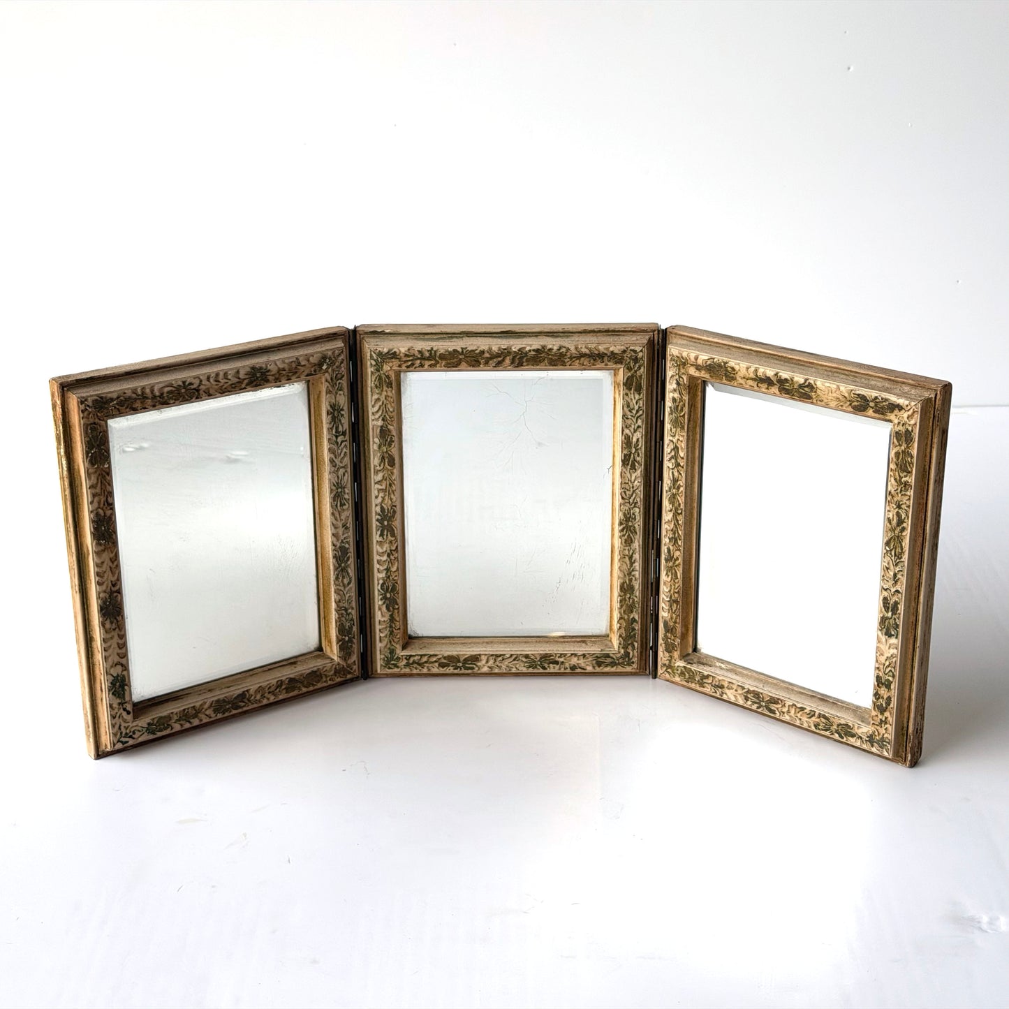MR015 ORNATE TRIFOLD VANITY MIRROR