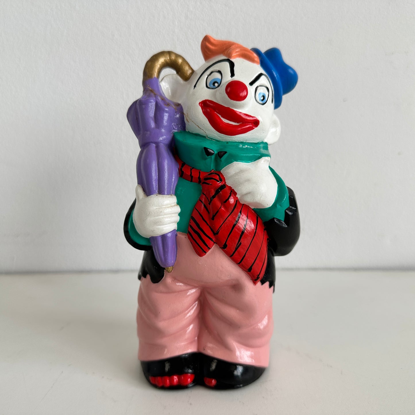 OB001 HAND PAINTED CERAMIC CLOWN WITH UMBRELLA