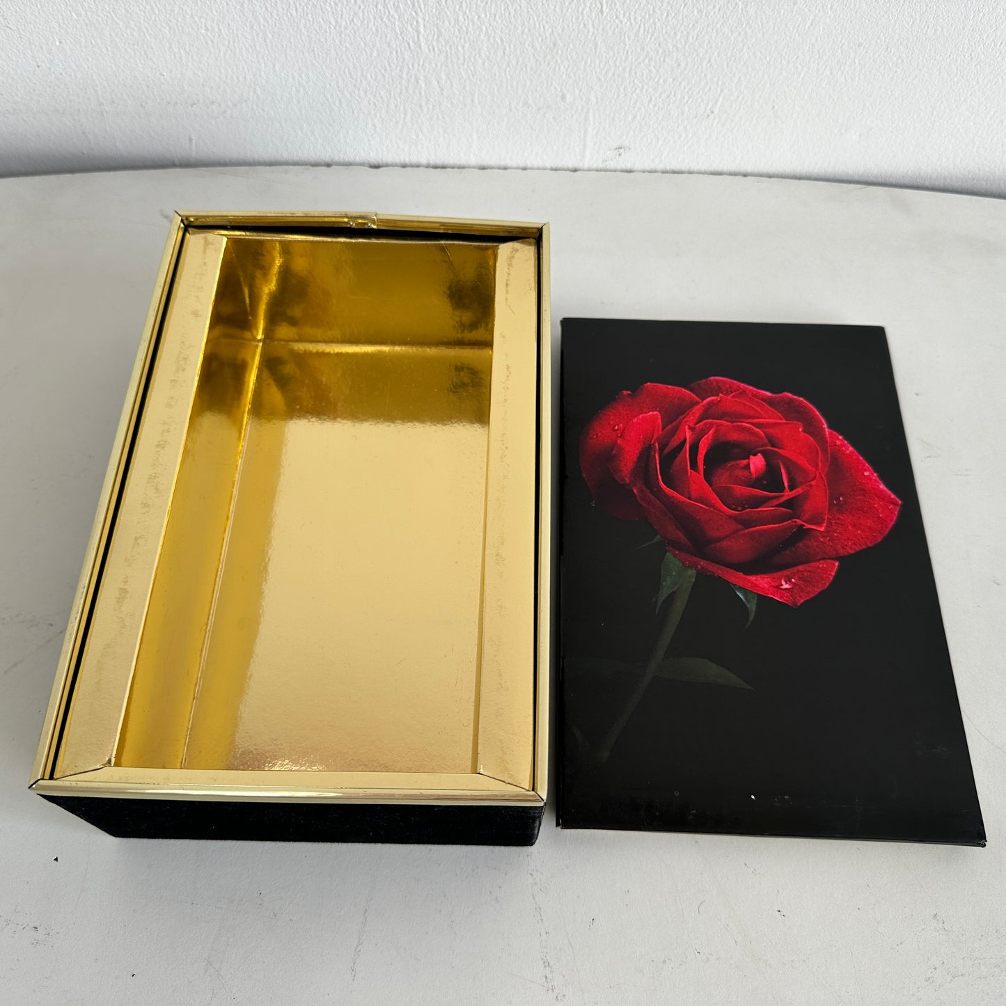 OB031 GOLD TRIM & RED ROSE BLACK BOX