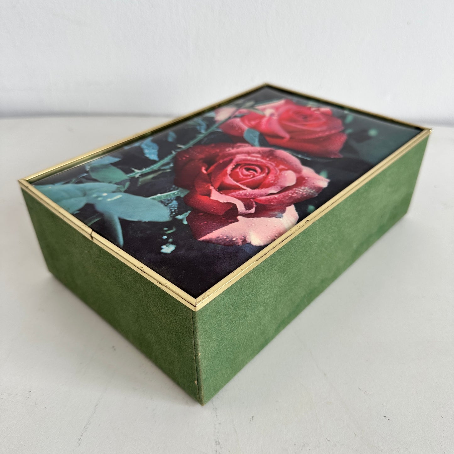 OB032 GREEN AND GOLD FUSCHIA PINK ROSE BOX