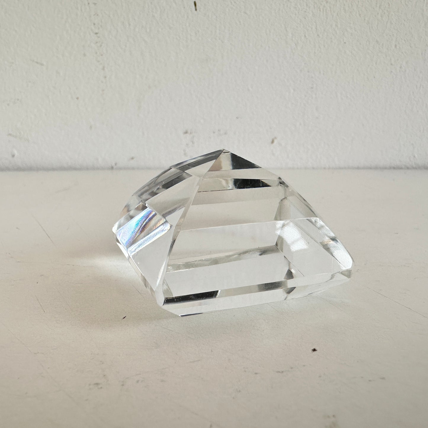 OB053 LITTLE GLASS PYRAMID OBJECT