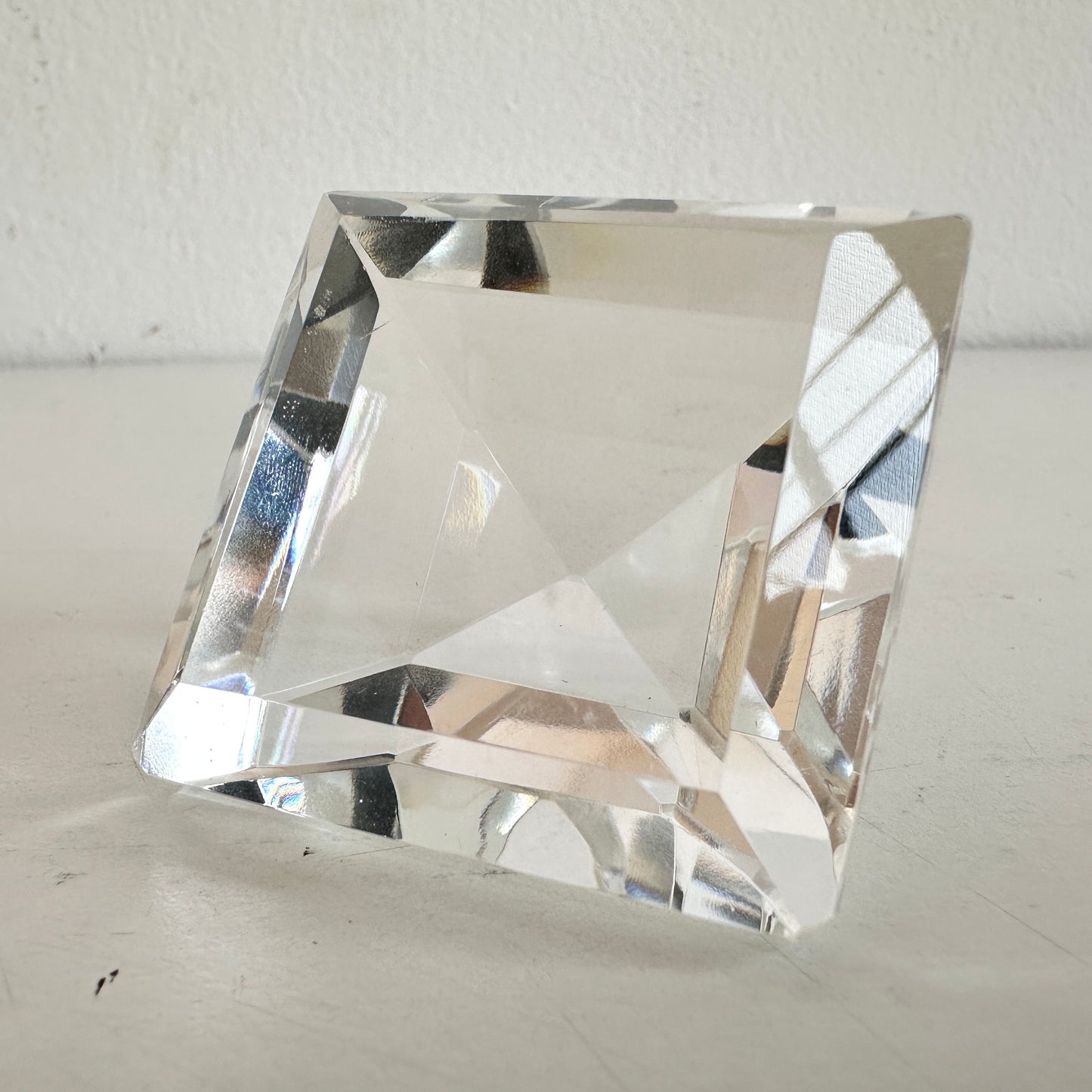 OB053 LITTLE GLASS PYRAMID OBJECT