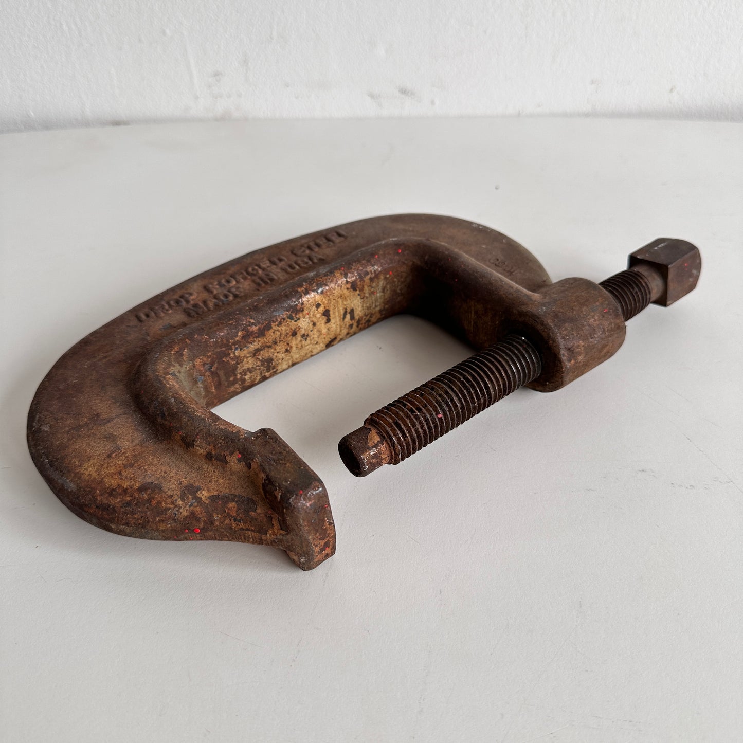 OB058 RUSTY ANTIQUE C-CLAMP