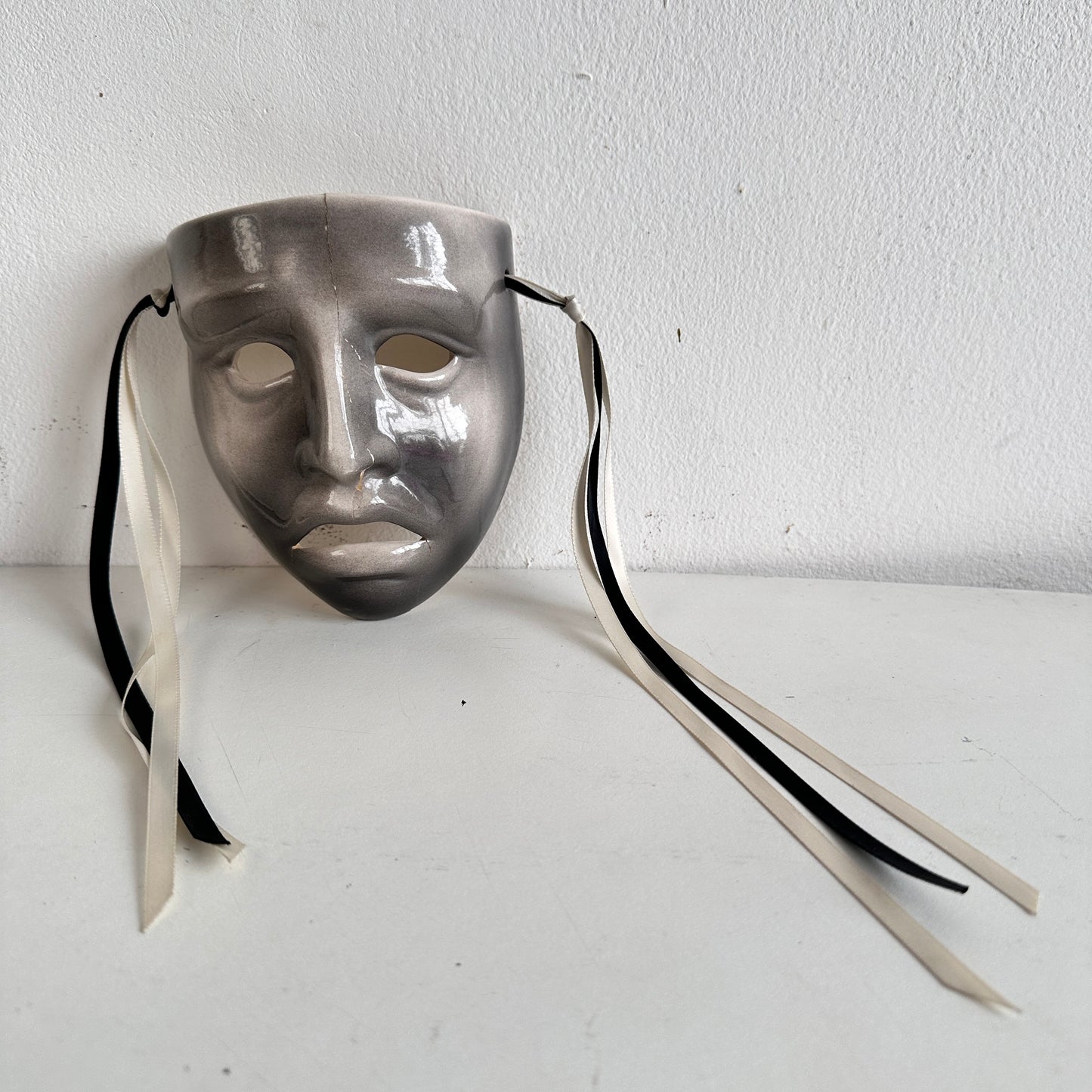 OB060 SILVER CERAMIC TRAGEDY MASK