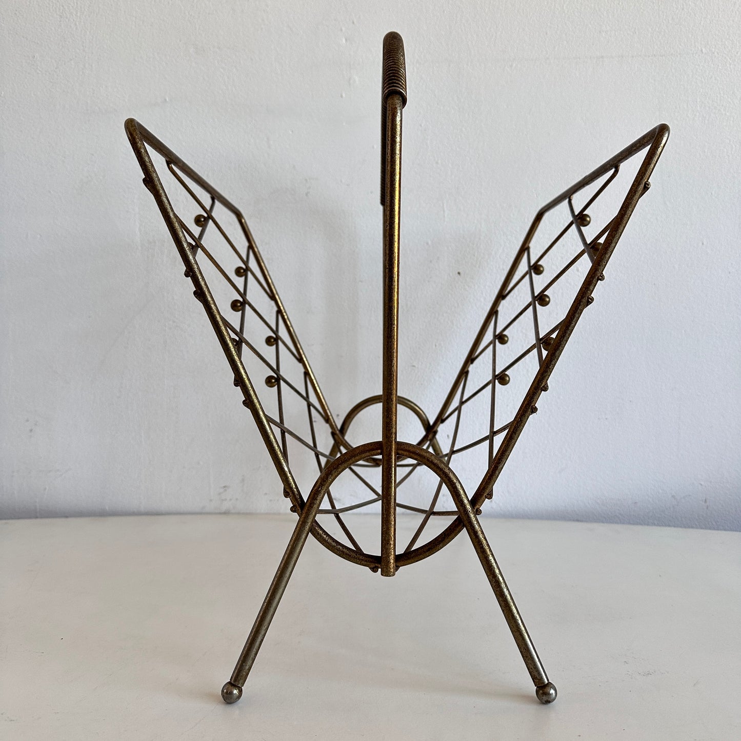 OB063 MCM METAL MAGAZINE RACK
