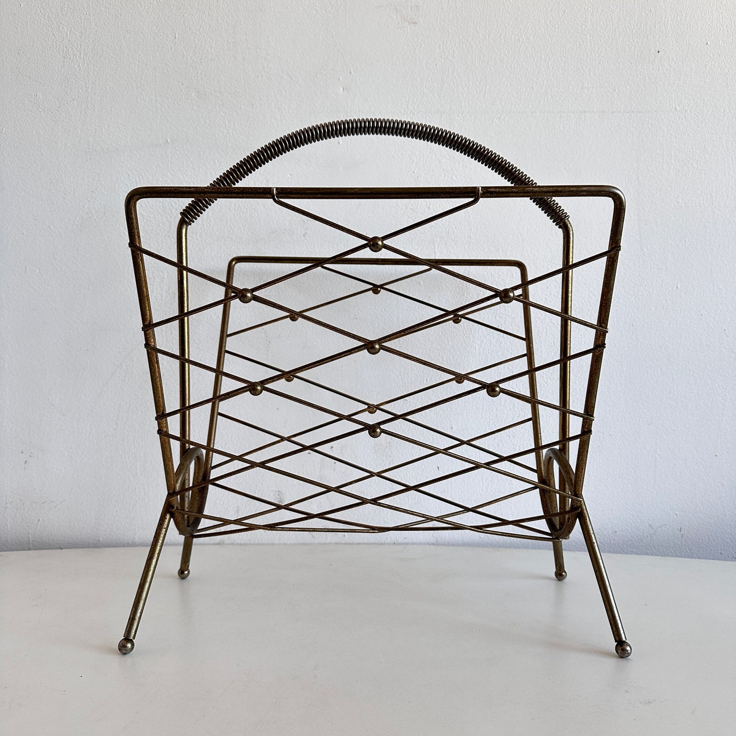 OB063 MCM METAL MAGAZINE RACK