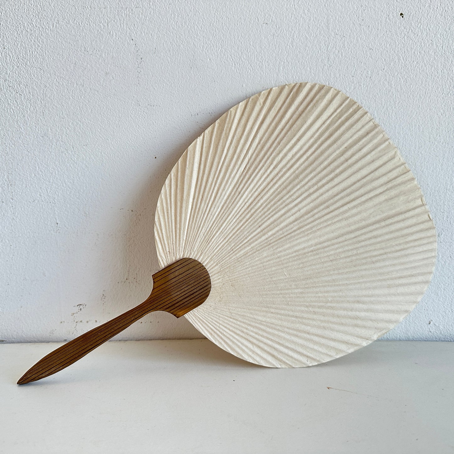 OB074 PAPER FAN WITH WOOD HANDLE