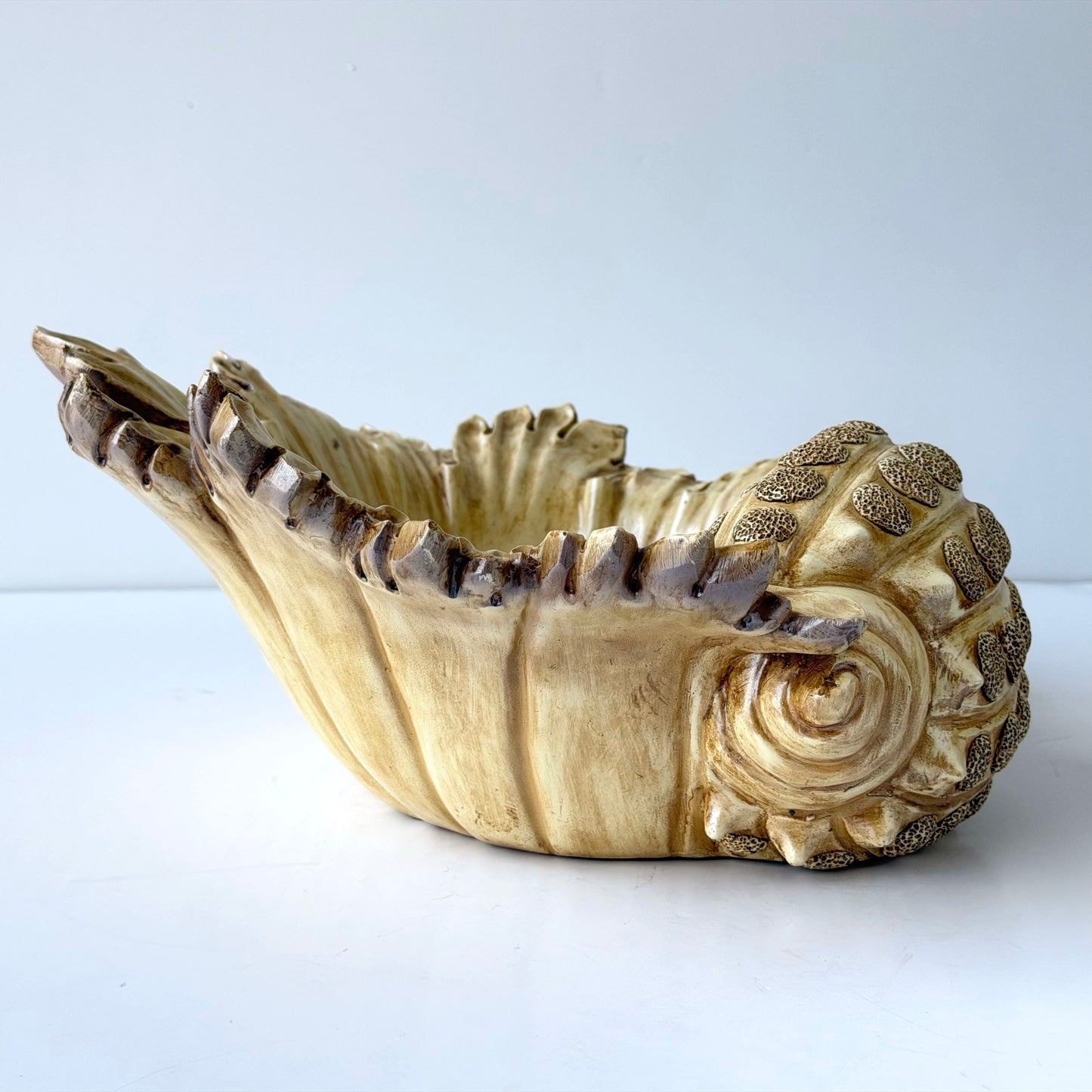 OB082 LARGE RESIN SHELL BOWL