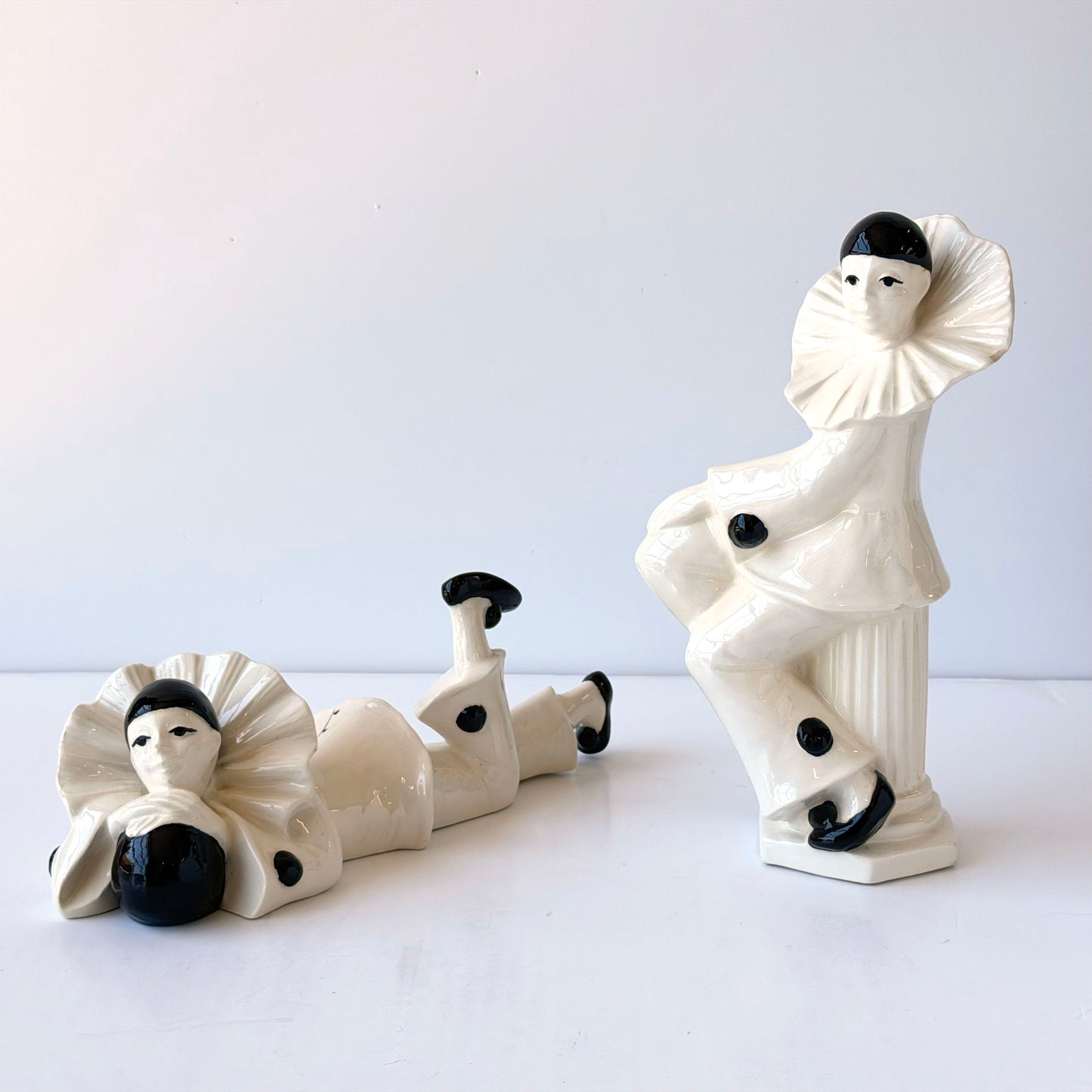 OB084 SET OF TWO BLACK & WHITE CLOWN FIGURES