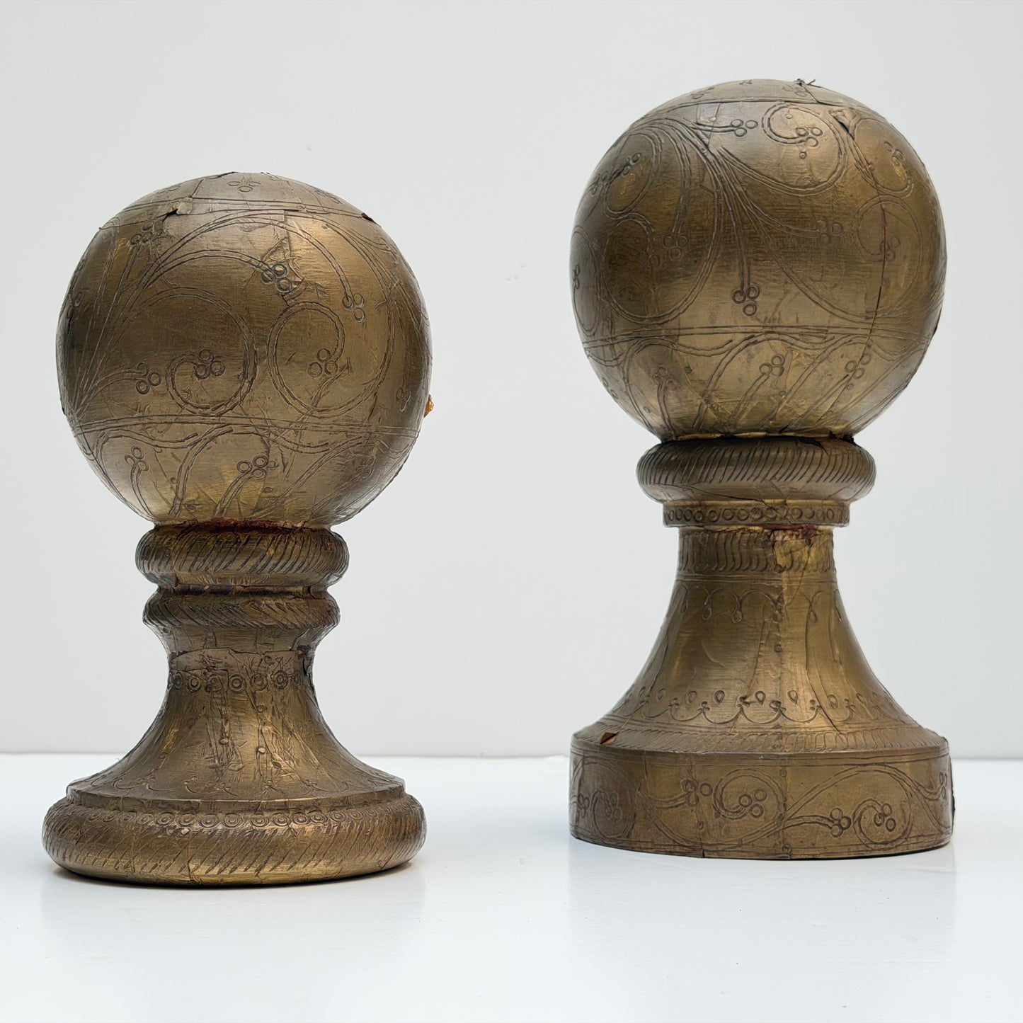 OB099 DECORATIVE BRASS FOIL WRAPPED WOODEN ORBS