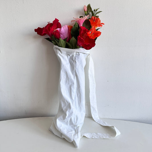 OD002 OVER THE SHOULDER WHITE LINEN FLOWER BAG