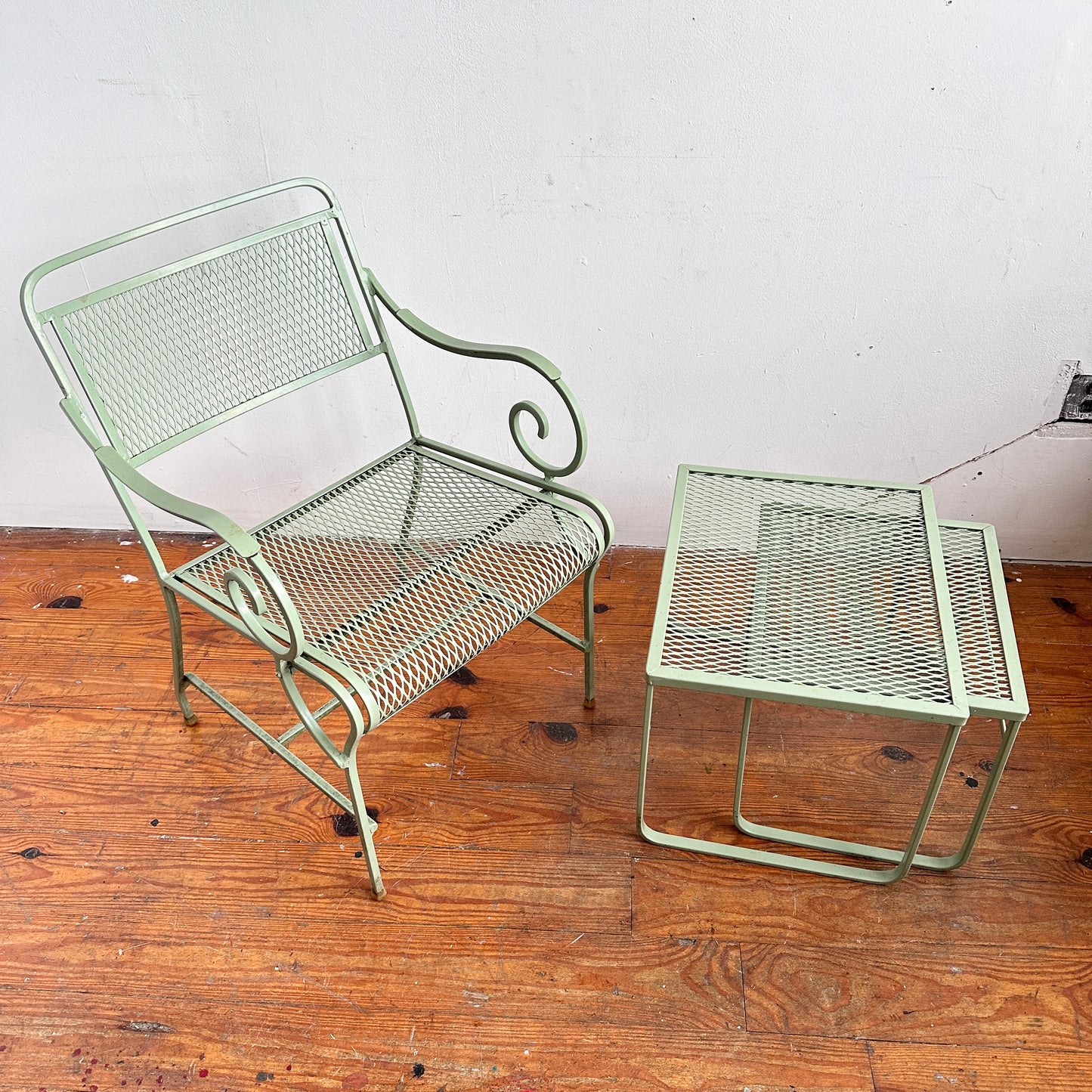 OD003 LIGHT GREEN OUTDOOR CHAIR WITH NESTING SIDE TABLES