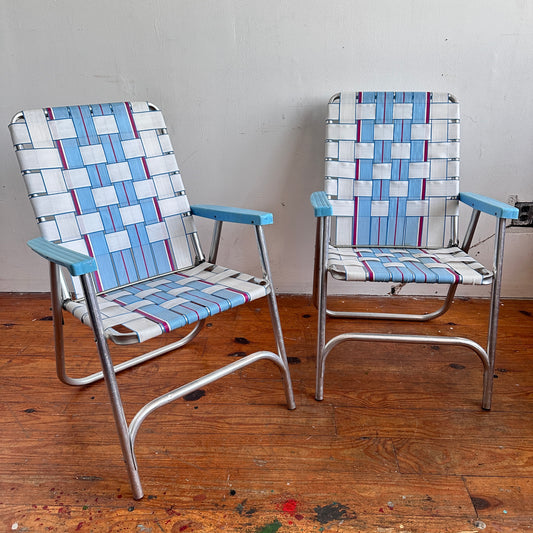 OD006 PAIR BLUE AND WHITE OUTDOOR FOLDING LAWN CHAIRS