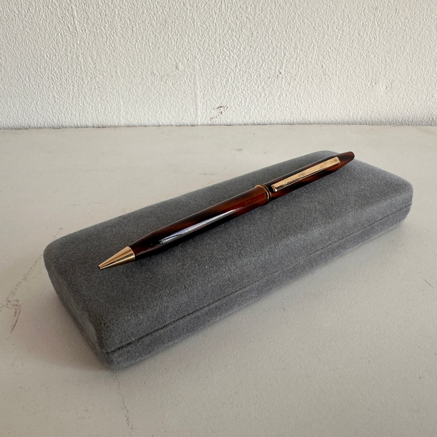 OF001 GRAND PRIX MECHANICAL PENCIL WITH GREY CASE