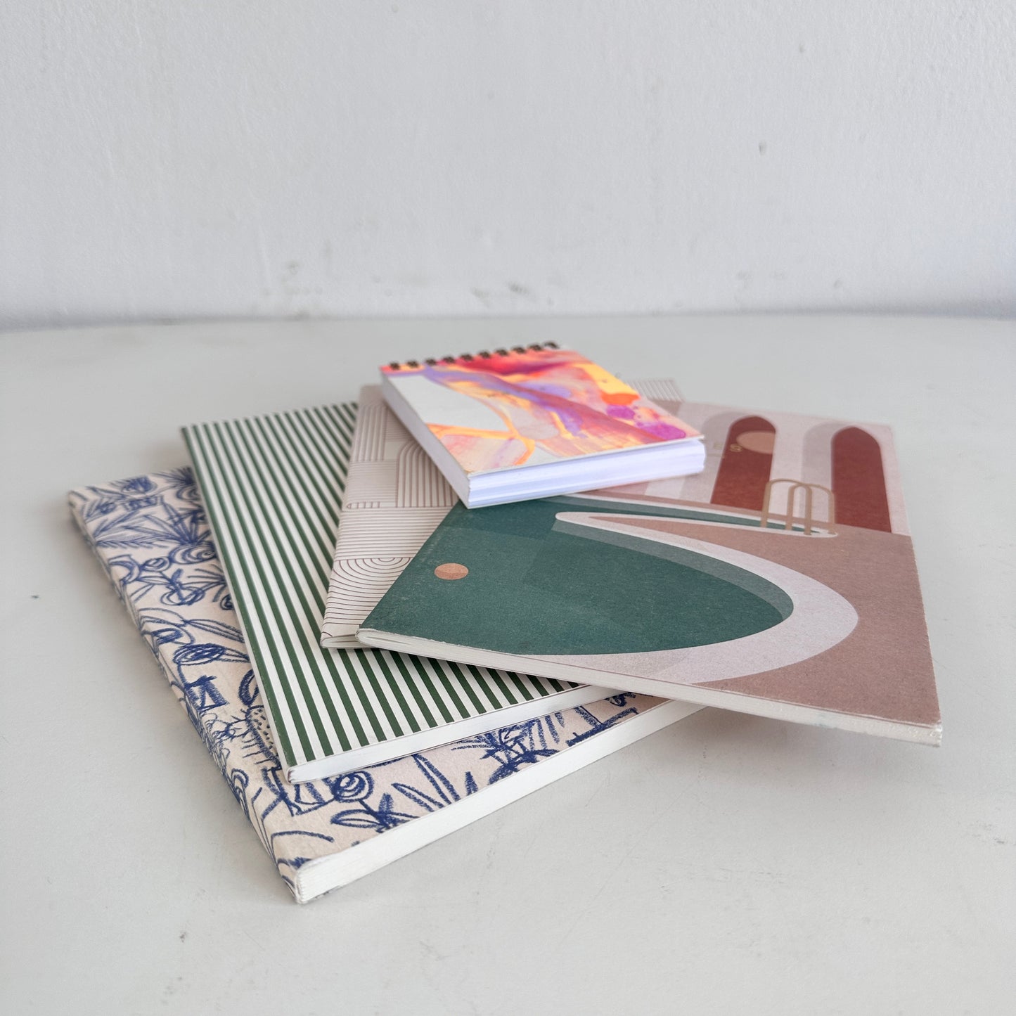 OF007 STACK OF COLORFUL NOTEBOOKS